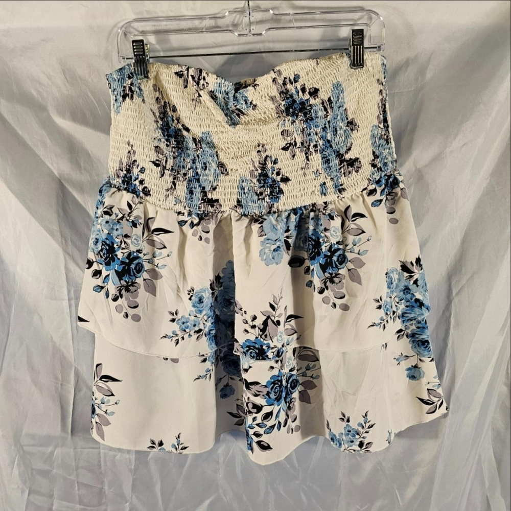 Floral Strapless Tank Top with Blue and White Design